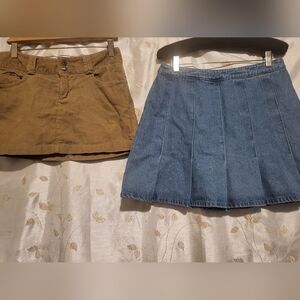 Lot of 2 vintage mini skirts SZ LG + Med